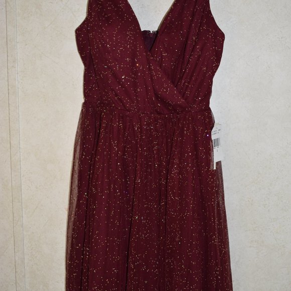 New Xtraordinary Spaghetti Strap Surplice V-Neck Glitter Red/Burgundy Mesh Dress - Picture 2 of 11